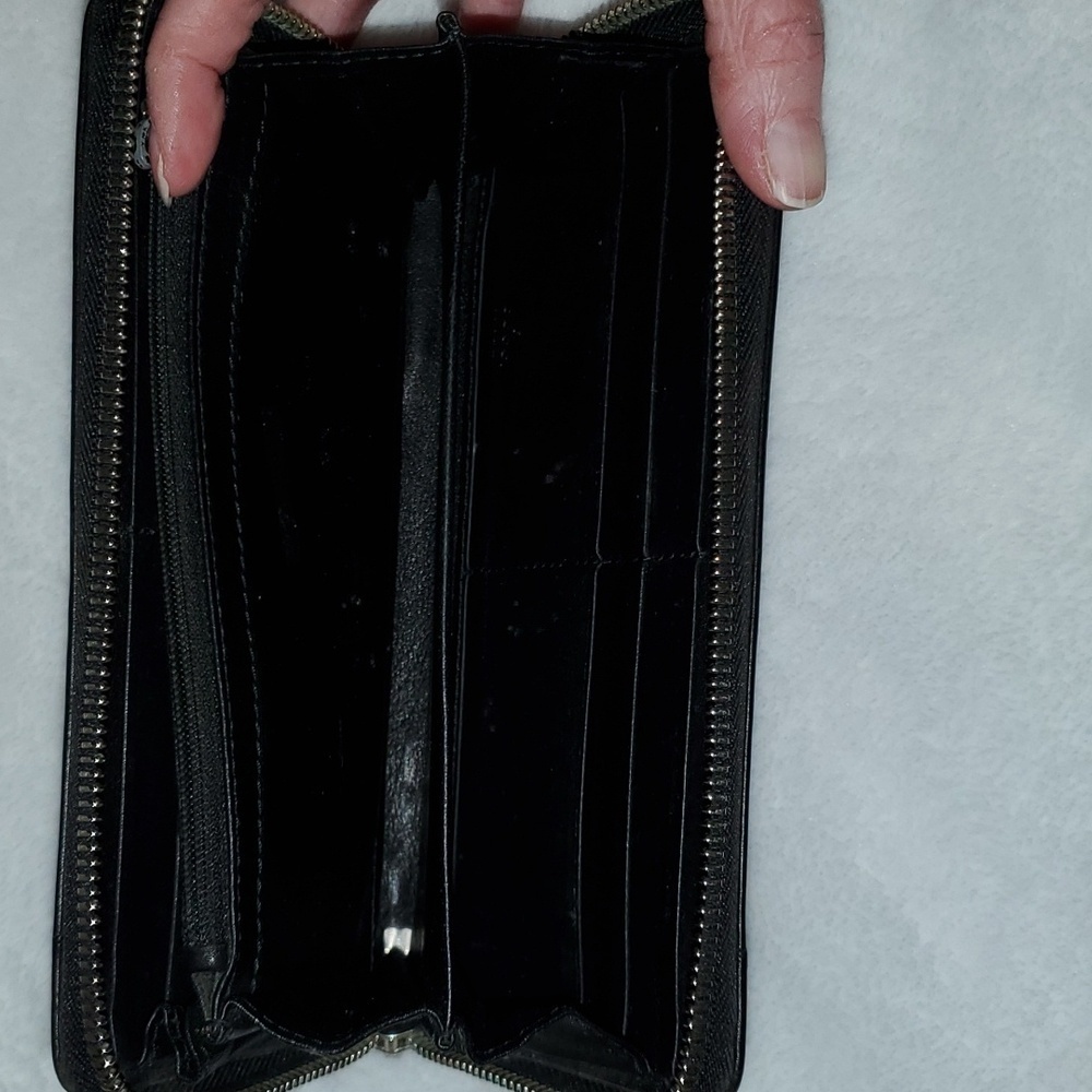 Gucci Zip Around Long Wallet - Picture 8 of 16